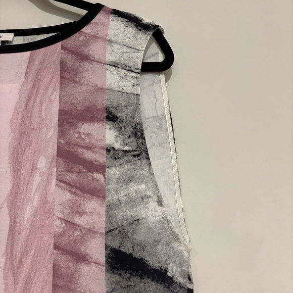 Helmut Lang Mason Marble Print Crepe Top Small
Designer Art-To-Wear - Picture 5 of 8